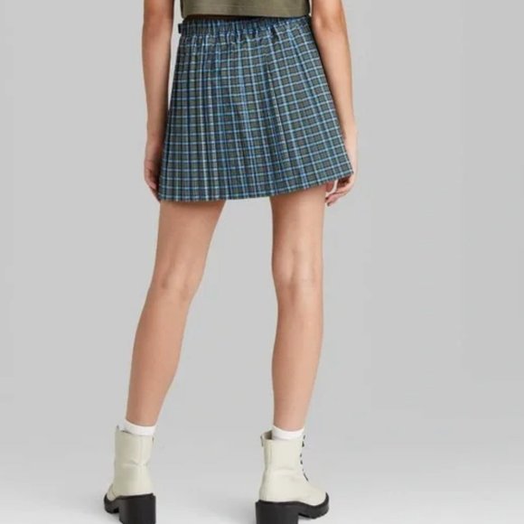 target pleated wrap mini skirt w/buckle detail & elastic waist size M - Picture 2 of 8